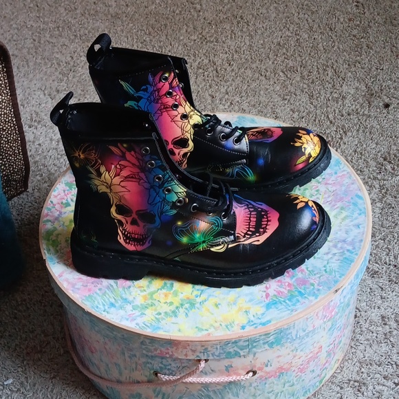 Combat boots - Picture 1 of 5